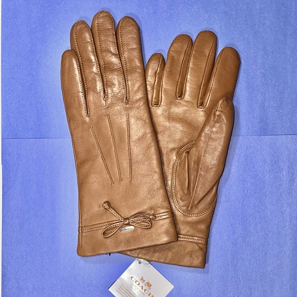 *NWT* COACH Bow Leather Gloves - Picture 2 of 6